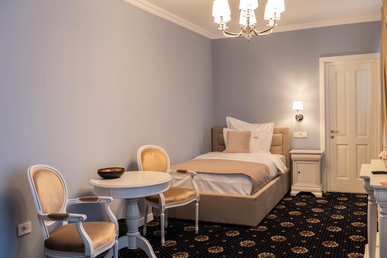 Sir Luxury Boutique Hotel Brăila Buitenkant foto