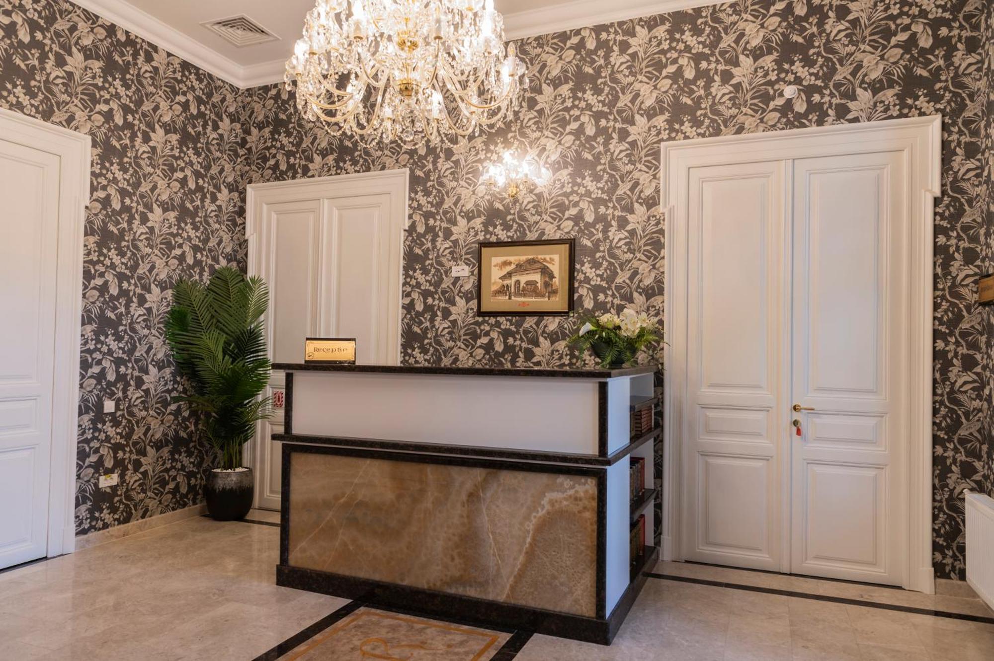 Sir Luxury Boutique Hotel Brăila Buitenkant foto